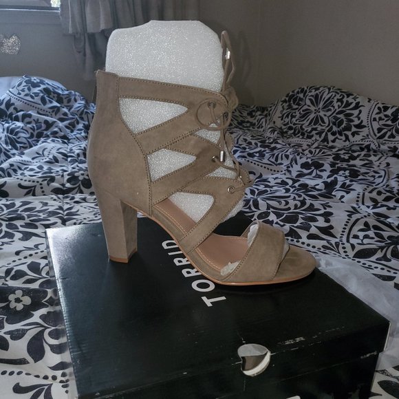 torrid Shoes - Torrid Lace Up Heels sz 9W